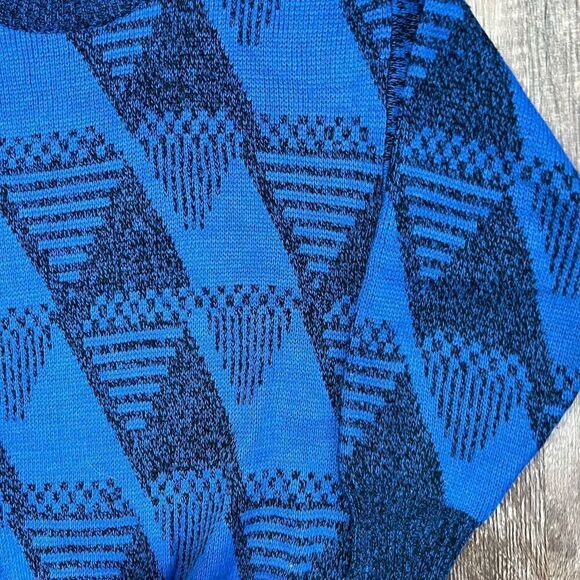 Vintage Sweater - Picture 2 of 7